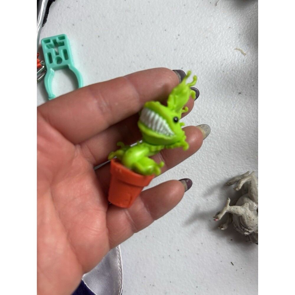Monster High Venus McFlytrap's 1ST WAVE Pet Flytrap "CHEWLIAN"